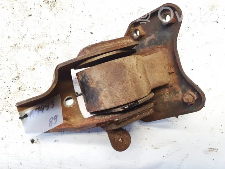 Mitsubishi Galant Eterna Engine mount bracket 