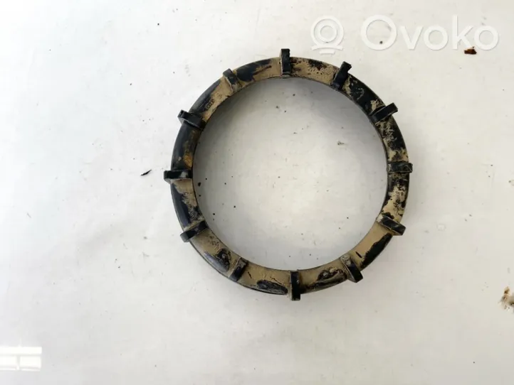 Volkswagen Golf IV Anello/dado di bloccaggio della vite della pompa del carburante nel serbatoio 321201375