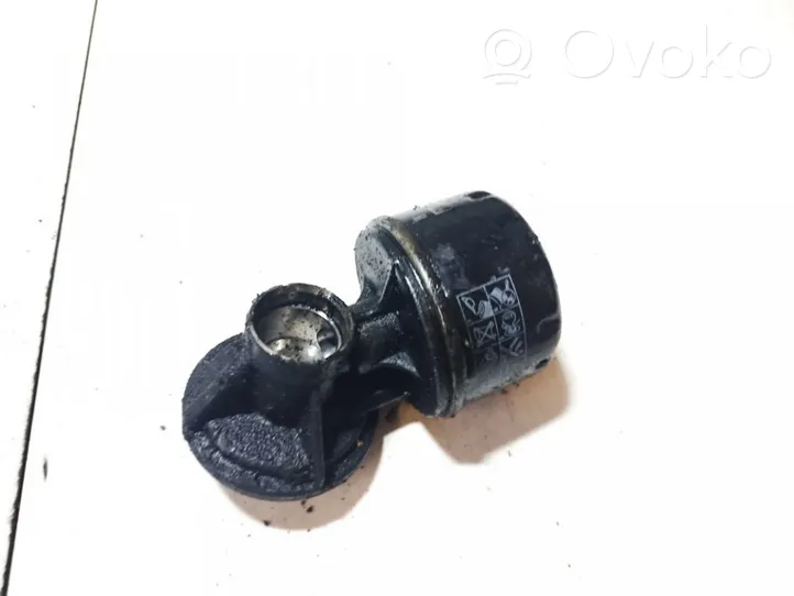 Nissan Almera N16 Support de filtre à huile 8200180474