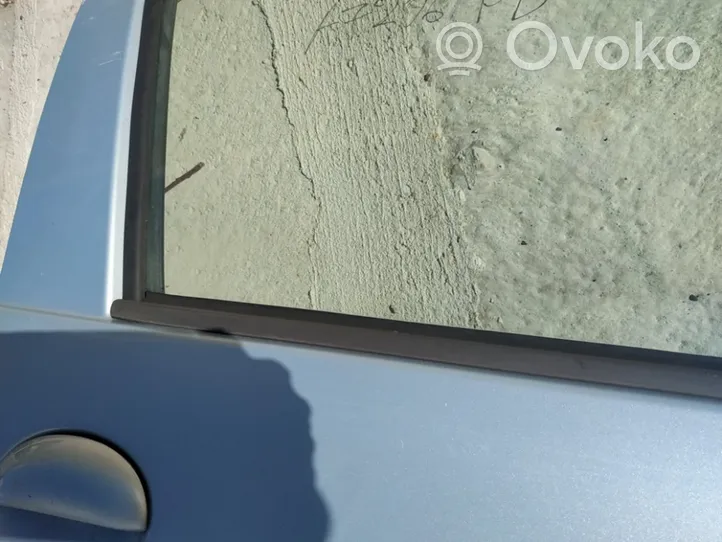 Toyota Aygo AB10 Priekšpusē durvju stikla apdare 
