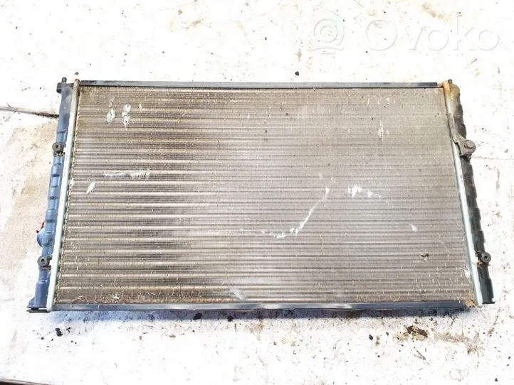 Volkswagen PASSAT B3 Radiateur de refroidissement 