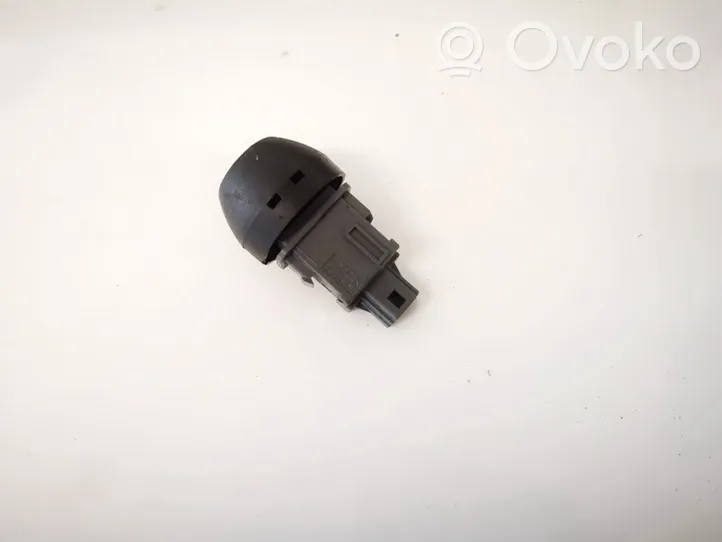 Toyota RAV 4 (XA30) Botón interruptor de luz de peligro 15b060