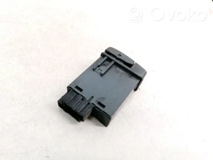 Volvo S70  V70  V70 XC Interruptor de luz antiniebla 9148994