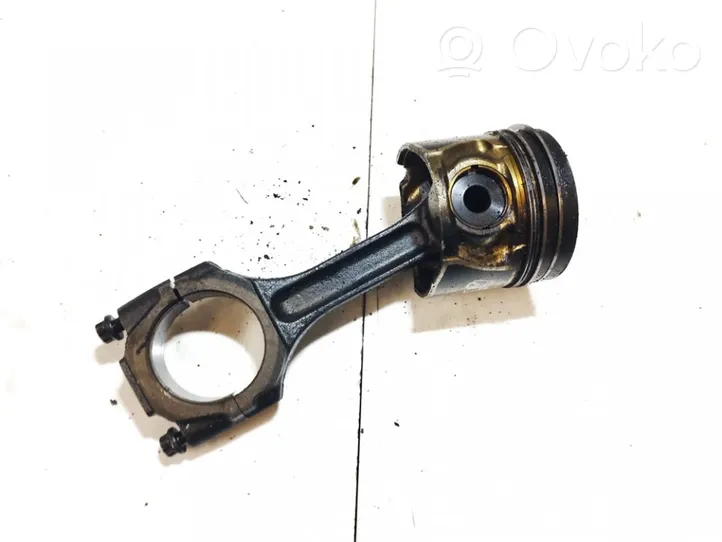 Hyundai Elantra Piston avec bielle 