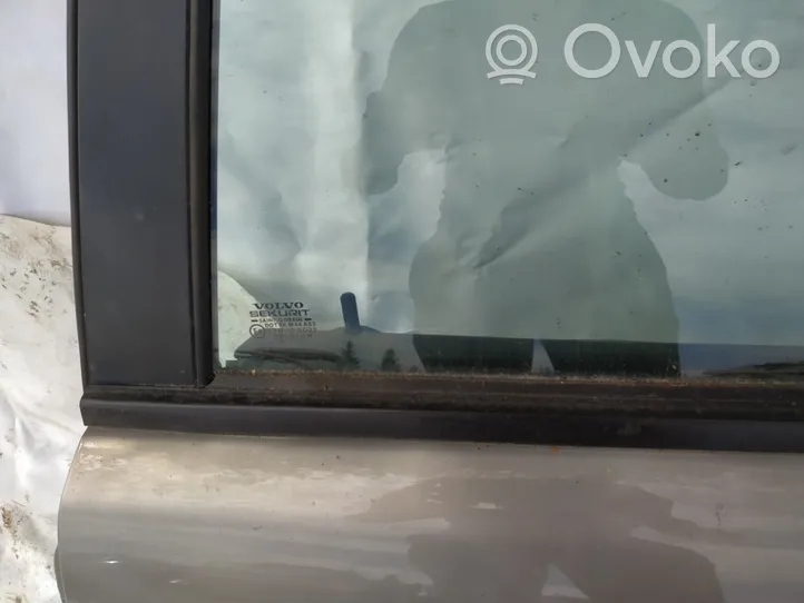 Volvo S40, V40 Moulures des vitres de la porte arrière 