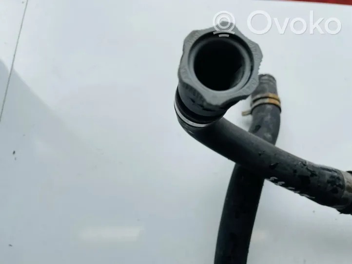 Volvo V50 Tubo flessibile del liquido di raffreddamento del motore 3m5h18k580ab