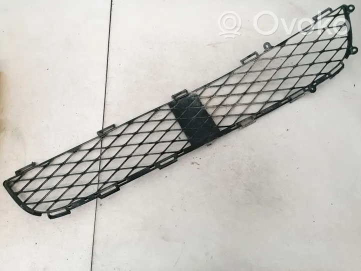 Toyota Yaris Grille inférieure de pare-chocs avant 