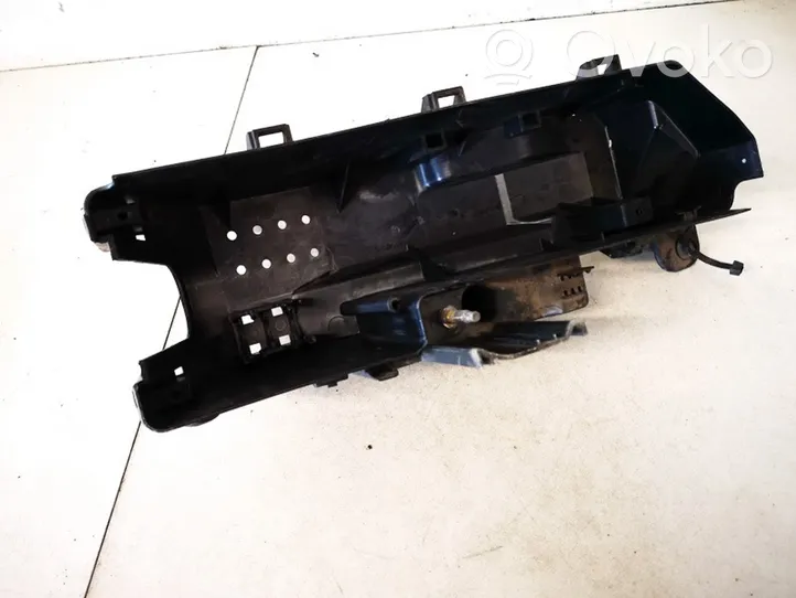 Volvo S60 Fuse box cover 9494210