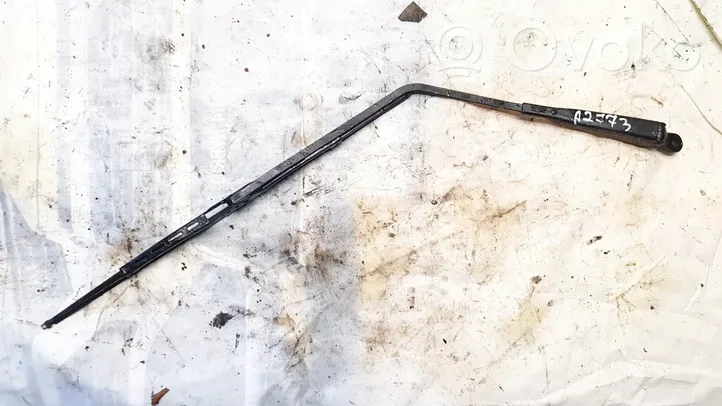 Honda Civic Front wiper blade arm 