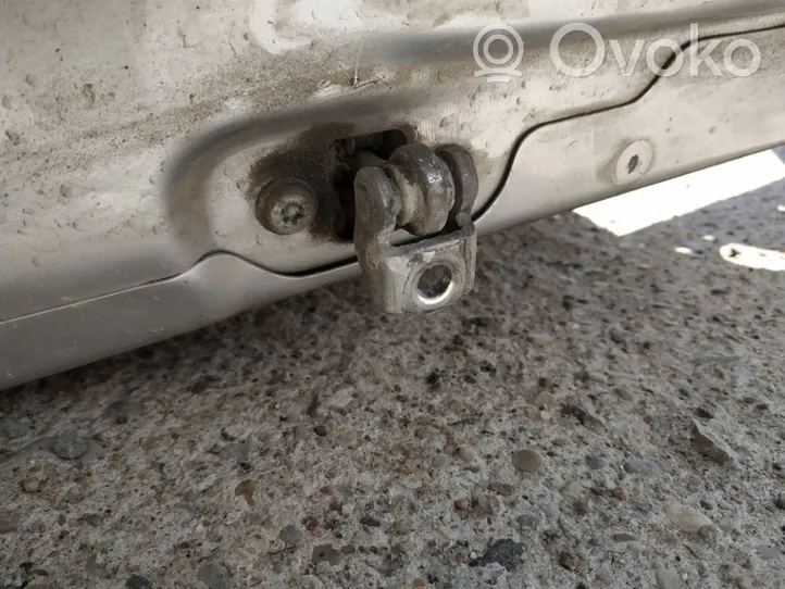 Opel Corsa C Etuoven pidätin 