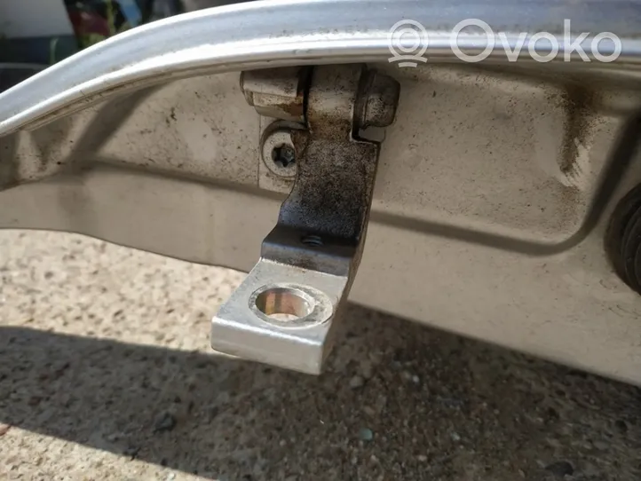 Volkswagen PASSAT B5.5 Rear door lower hinge 