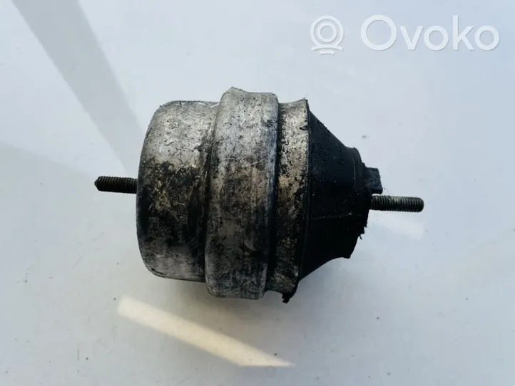 Audi A4 S4 B6 8E 8H Variklio pagalvė 8d0199379ag