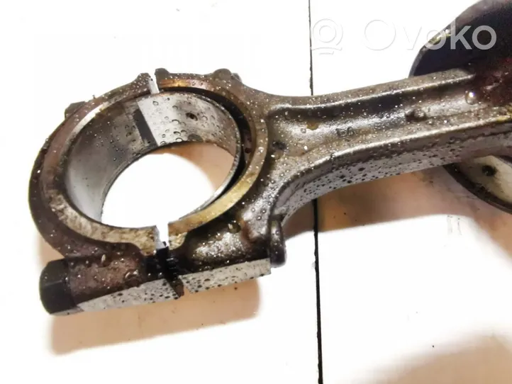 KIA Carnival Piston with connecting rod 