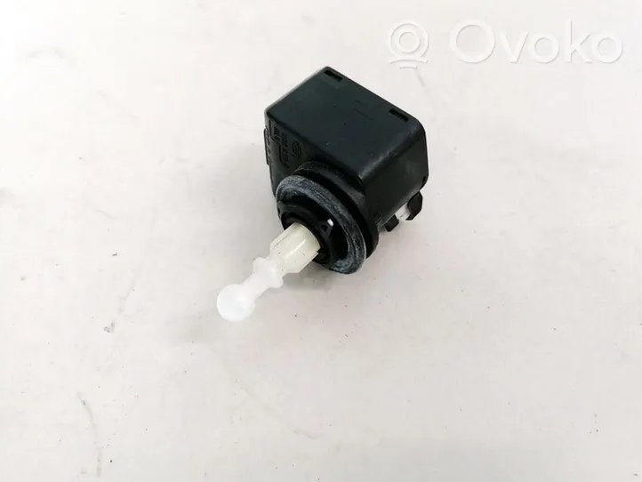 Opel Vectra C Headlight level adjustment motor 00883000