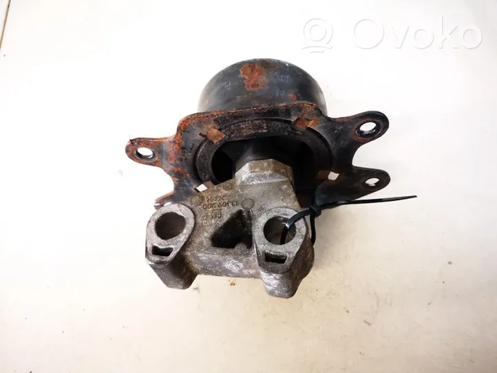 Opel Tigra B Supporto di montaggio del motore 13109200