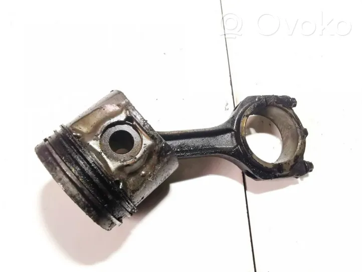 Ford Focus Piston avec bielle 