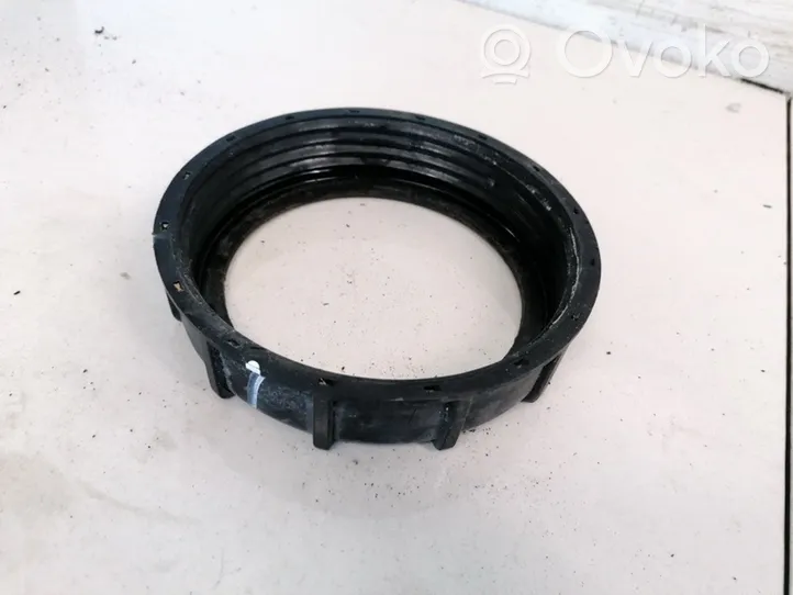 Nissan X-Trail T30 Bague de verrouillage pour réservoir de carburant 