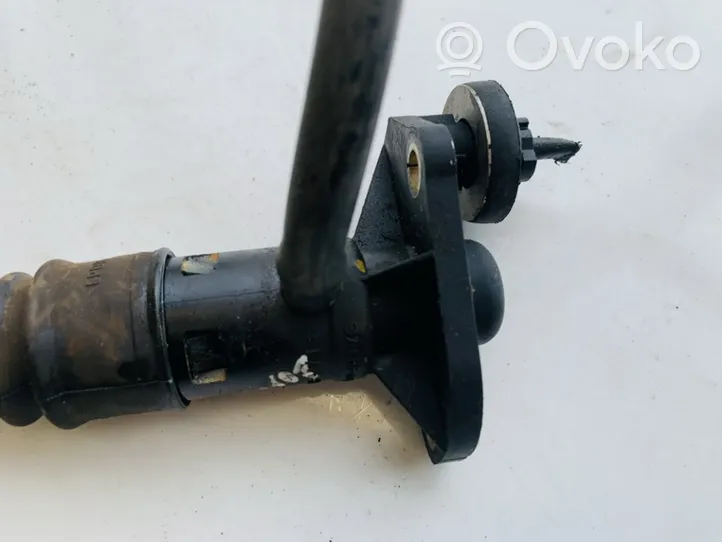 Audi A4 S4 B5 8D Główny cylinder sprzęgła 8e1721401