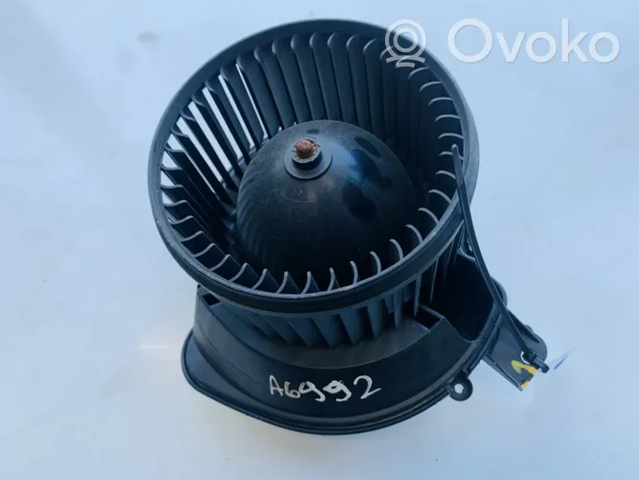 Opel Corsa E Ventola riscaldamento/ventilatore abitacolo 13335074