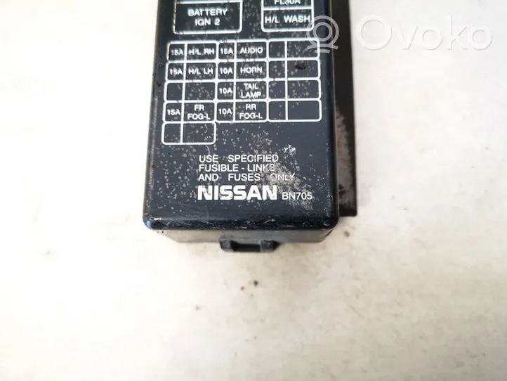 Nissan Almera N16 Couvercle de boîte à fusibles nissanbn705