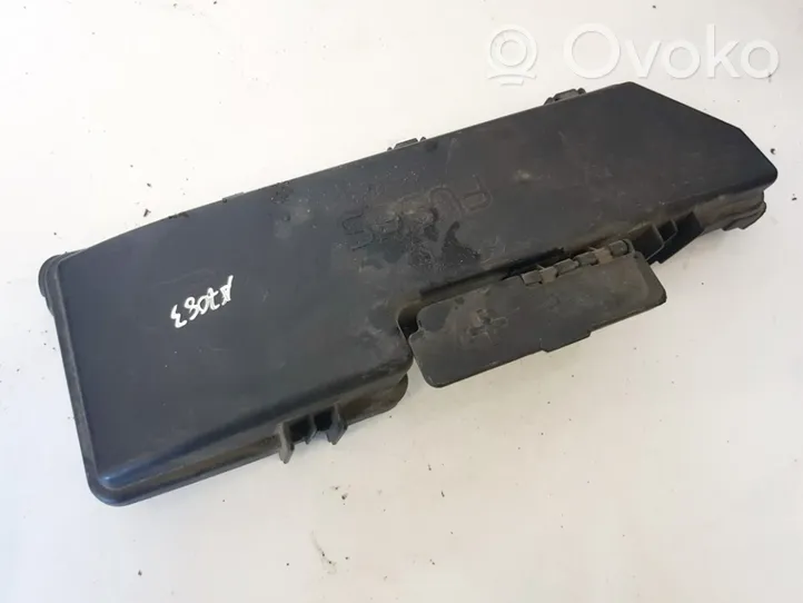 Volvo S60 Fuse box cover 9494211