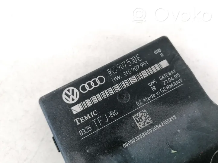 Volkswagen Touran I Door control unit/module 1K0907530E