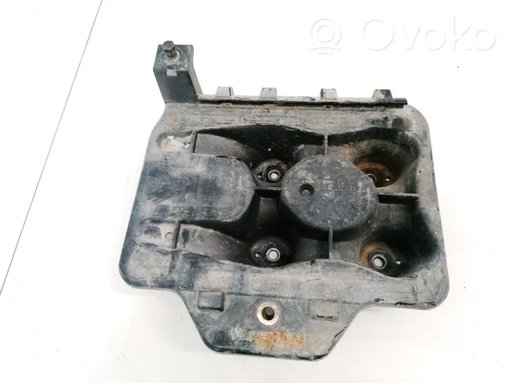 Volkswagen Polo IV 9N3 Vassoio scatola della batteria 