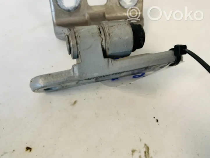 Mercedes-Benz E W211 Rear door lower hinge 05041e46