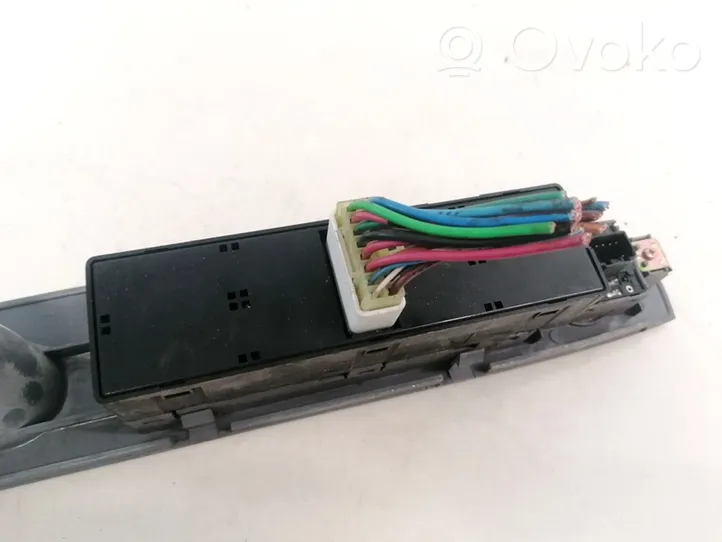 Hyundai Sonata Electric window control switch 