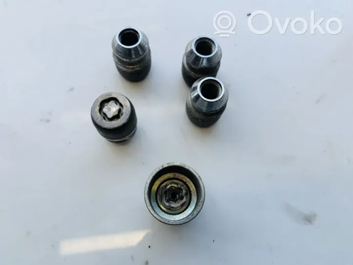 Hyundai ix35 Nuts/bolts 