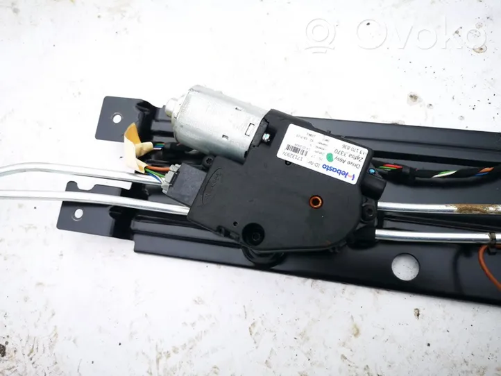 Opel Zafira B Sunroof motor/actuator 13170836