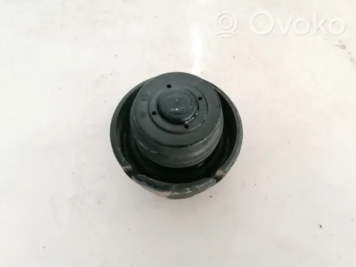 Volkswagen PASSAT B5 Fuel tank filler cap 