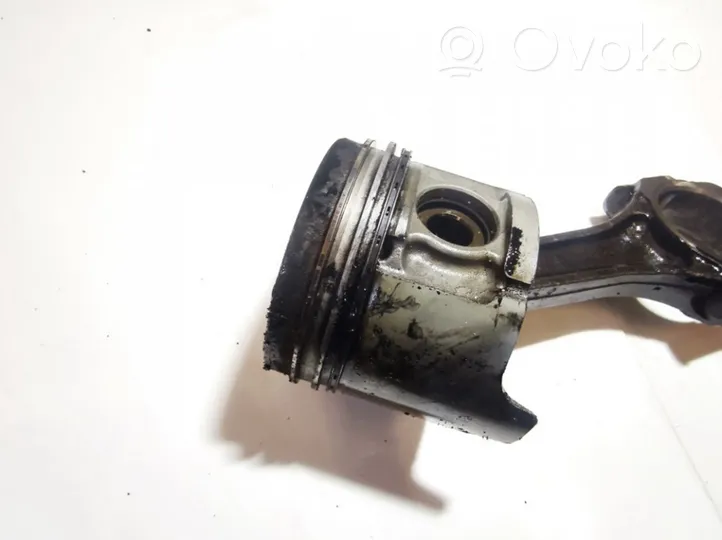 Mazda 323 Piston avec bielle 