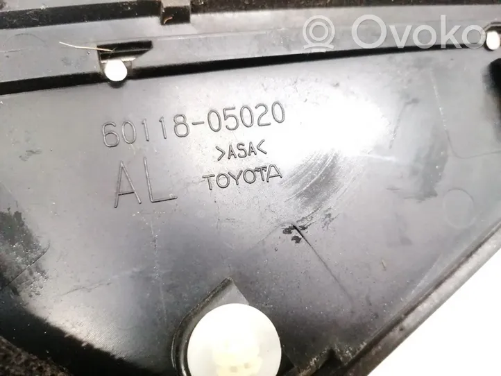 Toyota Avensis T270 Muu ulkopuolen osa 6011805020