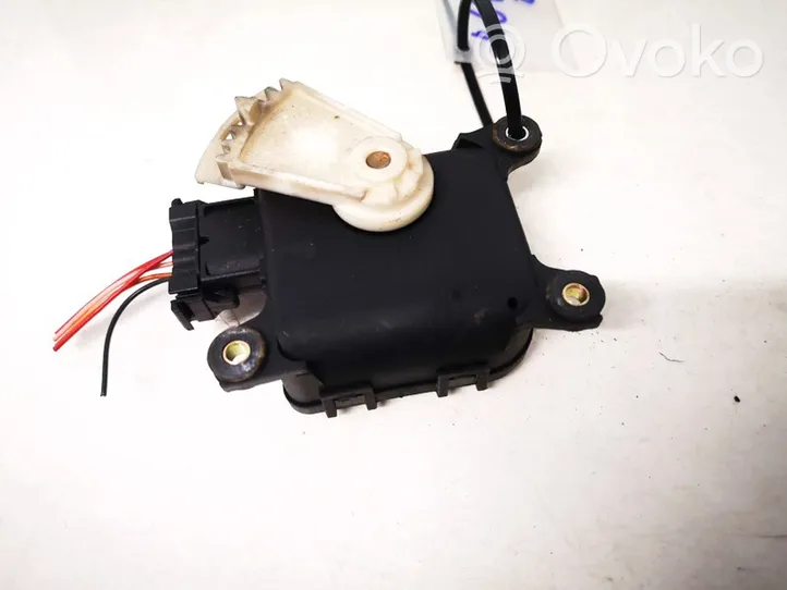 Citroen C5 Motor/activador trampilla de calefacción 0132801217