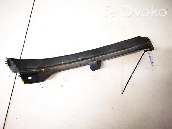 Opel Zafira A Moulure sous phares 90580651