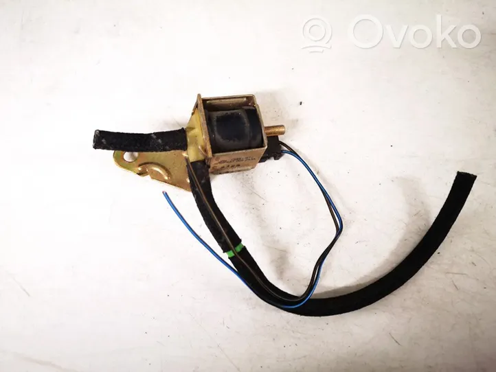 Audi A4 S4 B5 8D Solenoidinis vožtuvas 437906283a