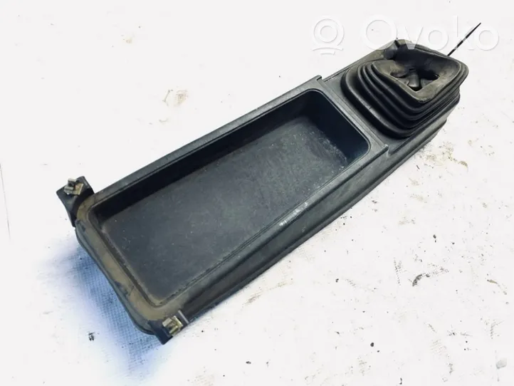 Audi 80 90 B2 Inne części wnętrza samochodu 811863211