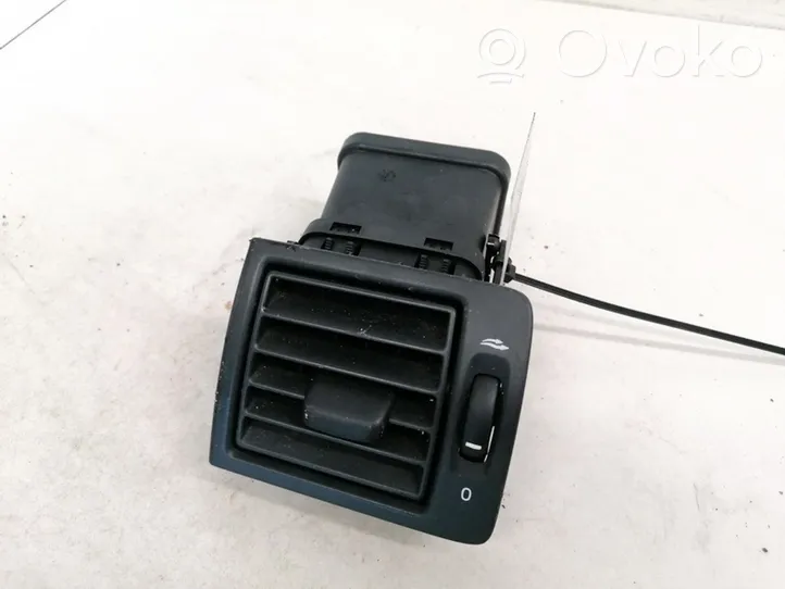 Volvo V50 Dash center air vent grill Y01103