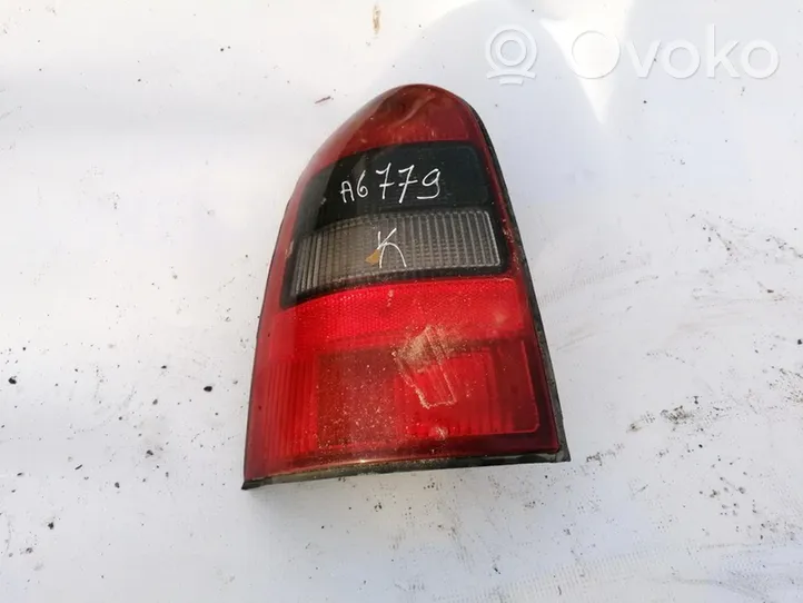 Opel Vectra B Luz trasera/de freno 09153153