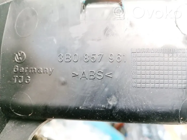 Volkswagen PASSAT B5 Peleninė panelėje 3B0857961