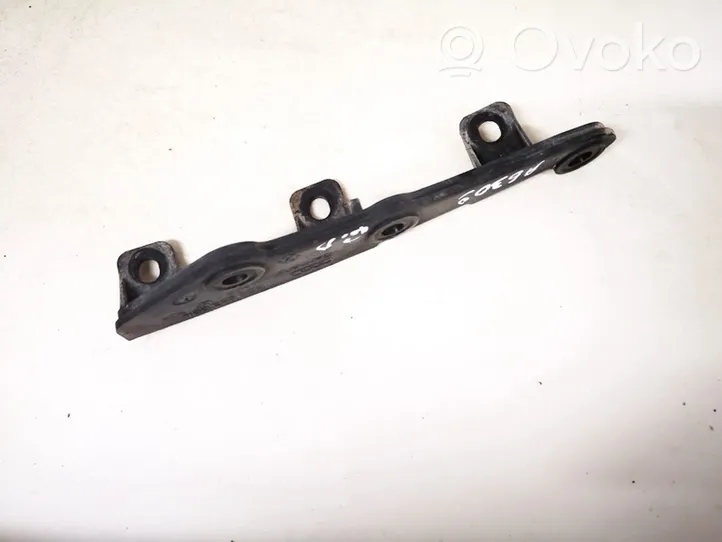 Volvo S80 Support de pare-chocs arrière 8z0853884