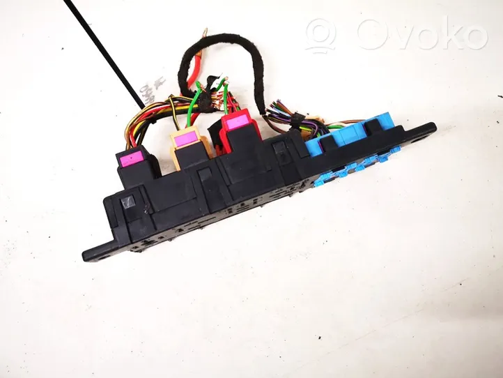 Audi A4 S4 B5 8D Fuse box set 8l0941822a