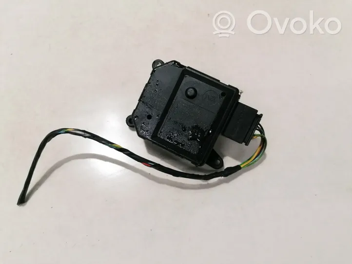 Opel Zafira B Air flap motor/actuator d81129015181