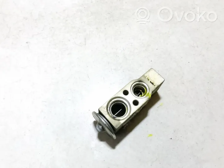 Opel Vectra B Air conditioning (A/C) expansion valve 52143490