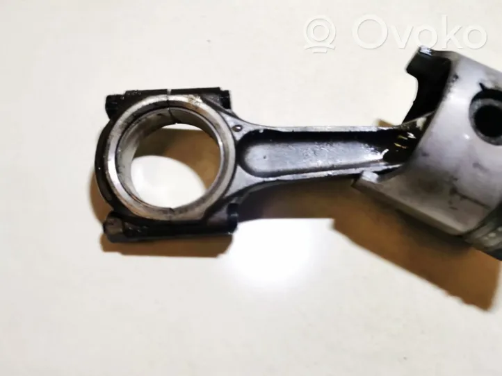 Hyundai Lantra II Piston with connecting rod 