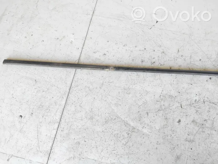 Opel Meriva A Front door glass trim molding 