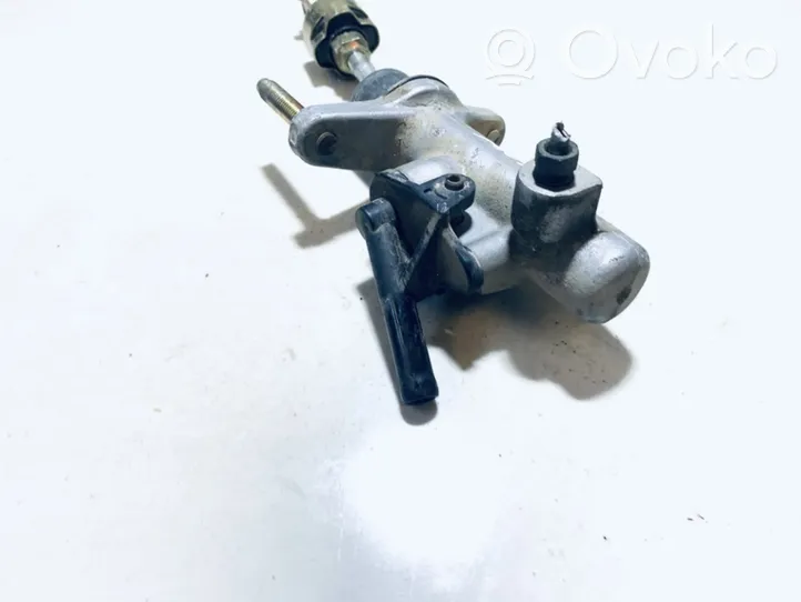 Toyota Yaris Główny cylinder sprzęgła 