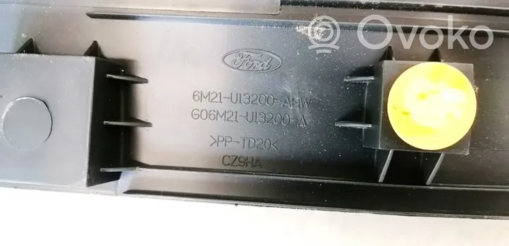 Ford Mondeo MK IV Kita salono detalė 6M21U13200A
