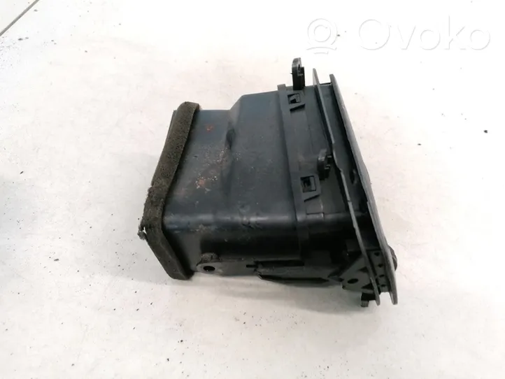 Hyundai Elantra Griglia di ventilazione centrale cruscotto 974812D000